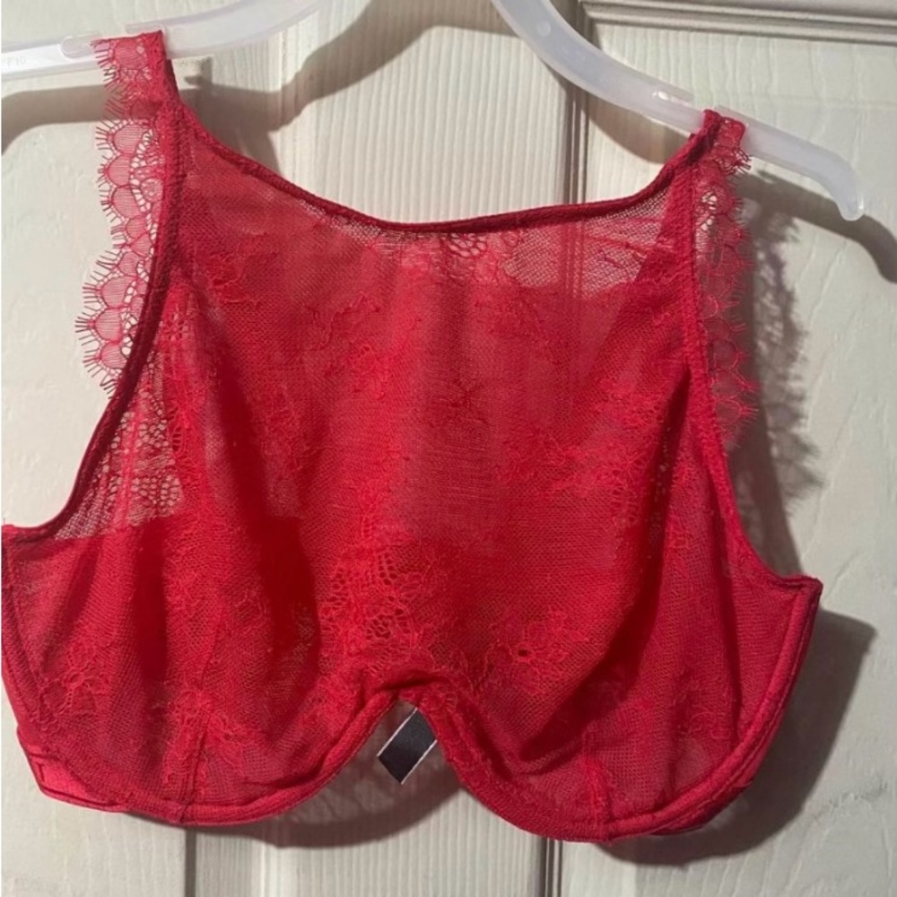 Victoria’s Secret lingerie bra